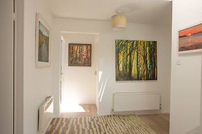 KnoydART Guest House