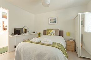 KnoydART Guest House