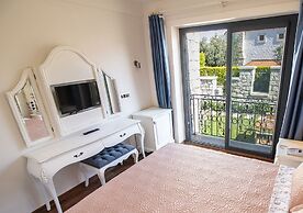 Amour Alacati Butik Otel