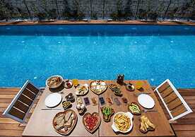 Amour Alacati Butik Otel