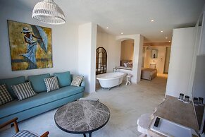 Avalon Boutique Hotel & Suites