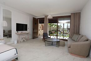 Avalon Boutique Hotel & Suites