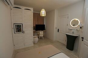 Avalon Boutique Hotel & Suites