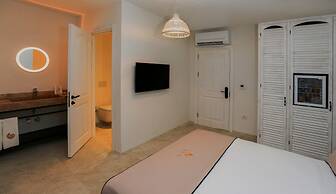 Avalon Boutique Hotel & Suites