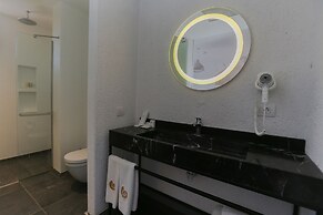 Avalon Boutique Hotel & Suites