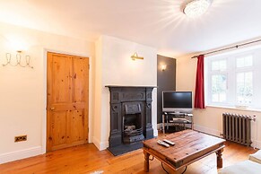 NEW Cosy 2 Bedroom Detached House West Finchley