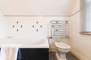 HOLIDAY HOME OF THE MONTH Finchley Sleeps 4