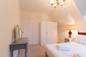 HOLIDAY HOME OF THE MONTH Finchley Sleeps 4