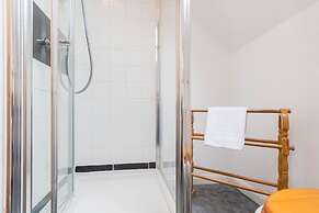 HOLIDAY HOME OF THE MONTH Finchley Sleeps 4