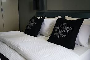Corner Park Suites