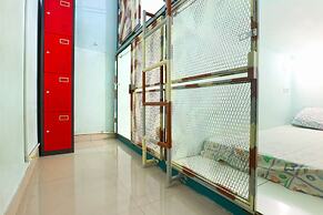 Kabin Kapsul Kayu Jati V Jakarta - Male Only - Hostel