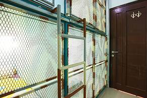 Kabin Kapsul Kayu Jati V Jakarta - Male Only - Hostel