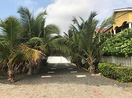 Coconut Pointe Villa & Beach Resort