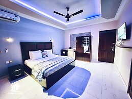 Coconut Pointe Villa & Beach Resort