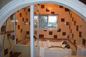 Coconut Pointe Villa & Beach Resort