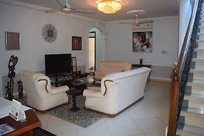 Coconut Pointe Villa & Beach Resort