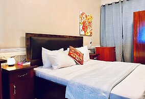 Coconut Pointe Villa & Beach Resort