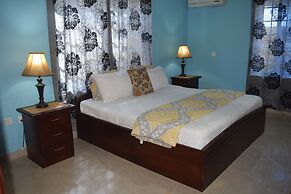 Coconut Pointe Villa & Beach Resort