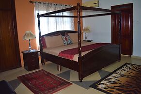Coconut Pointe Villa & Beach Resort
