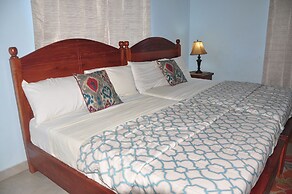 Coconut Pointe Villa & Beach Resort