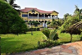 Coconut Pointe Villa & Beach Resort