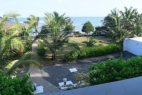 Coconut Pointe Villa & Beach Resort