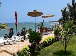 Coconut Pointe Villa & Beach Resort
