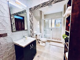 Coconut Pointe Villa & Beach Resort