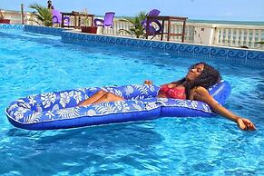 Coconut Pointe Villa & Beach Resort