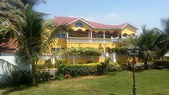 Coconut Pointe Villa & Beach Resort