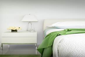 Setai Residences by Flashstay