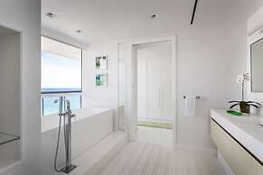 Setai Residences by Flashstay