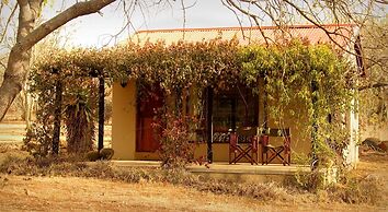 Fugitives' Drift Lodge