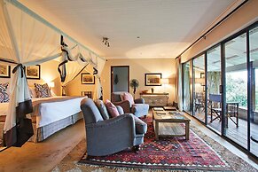 Fugitives' Drift Lodge