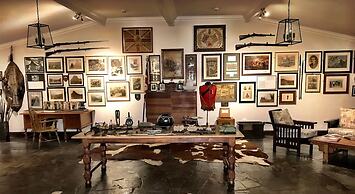 Fugitives' Drift Lodge