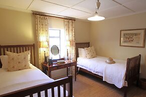 Fugitives' Drift Lodge