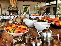 Fugitives' Drift Lodge