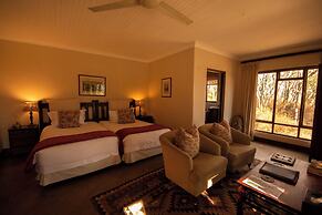 Fugitives' Drift Lodge