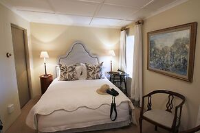 Fugitives' Drift Lodge