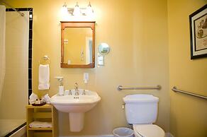 Hopkins Ordinary Bed Breakfast and Ale Works