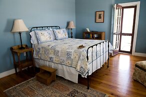 Hopkins Ordinary Bed Breakfast and Ale Works