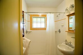 Hopkins Ordinary Bed Breakfast and Ale Works