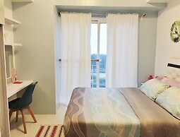 HomeStay at Wind Residences