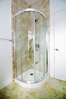 2 Bedroom Apartment near Kensington Market - Unit 9