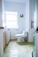 2 Bedroom Apartment near Kensington Market - Unit 9