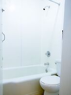 2 Bedroom Apartment near Kensington Market - Unit 9