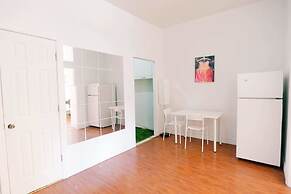 2 Bedroom Apartment near Kensington Market - Unit 10