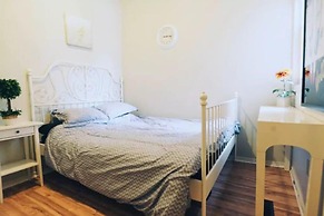 2 Bedroom Suite near Kensington Market - Unit 1