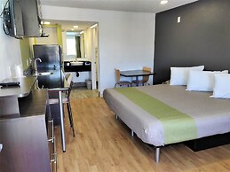 Studio 6 Fresno, CA - Extended Stay