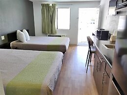 Studio 6 Fresno, CA - Extended Stay
